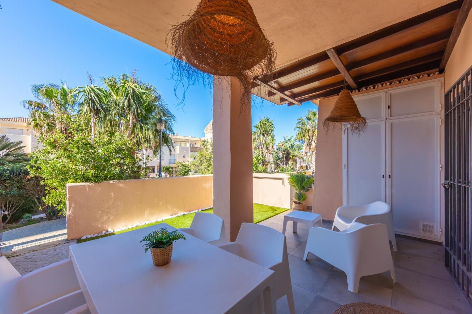 Surf Apartment - Wifi - Parking - Swimming Pool - Patio - Garden Ταρίφα Εξωτερικό φωτογραφία